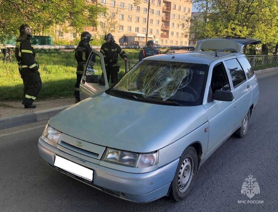 Спасатели МЧС принимали участие в ликвидации ДТП в Дзержинском районе г. Кондрово, ул. Ленина